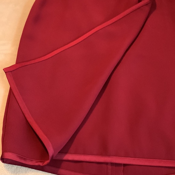 Beautiful like new wine colored Ann Taylor skirt . Worn once. - Picture 3 of 5